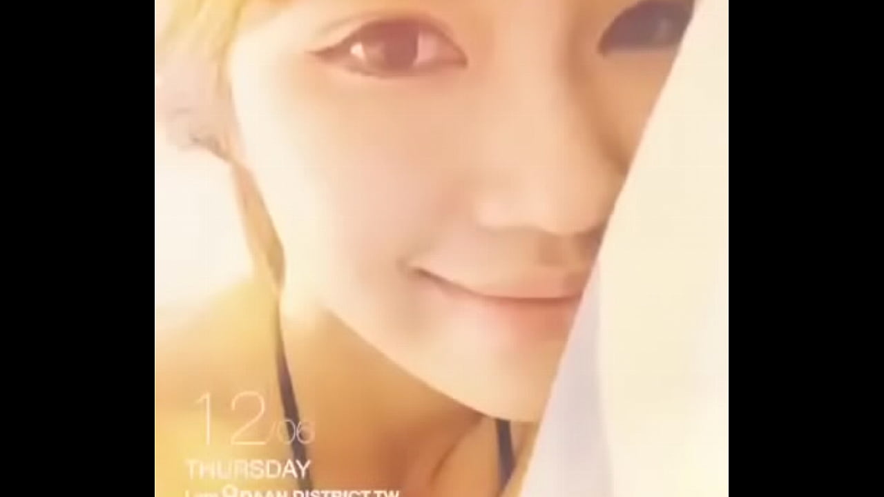 Mikohuang 在家就是慵懶 躺滾翻模式