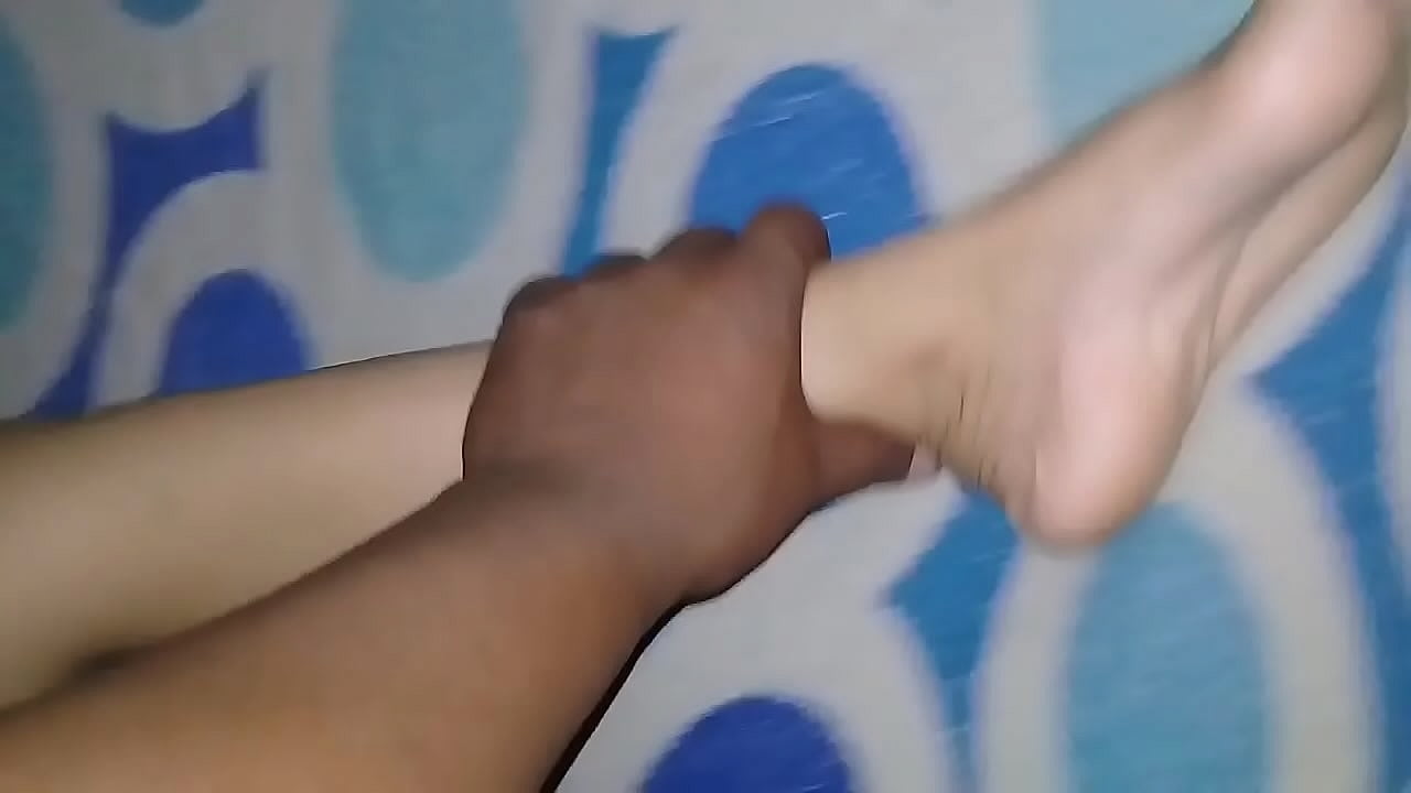 mi padrastro me folla cuando no esta su esposa