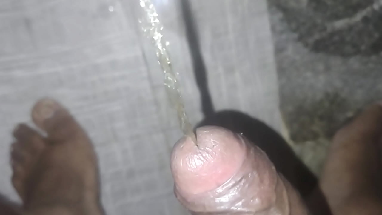 INDIAN HORNY RECORD PISSING BIG COCK AND PEEHOLE
