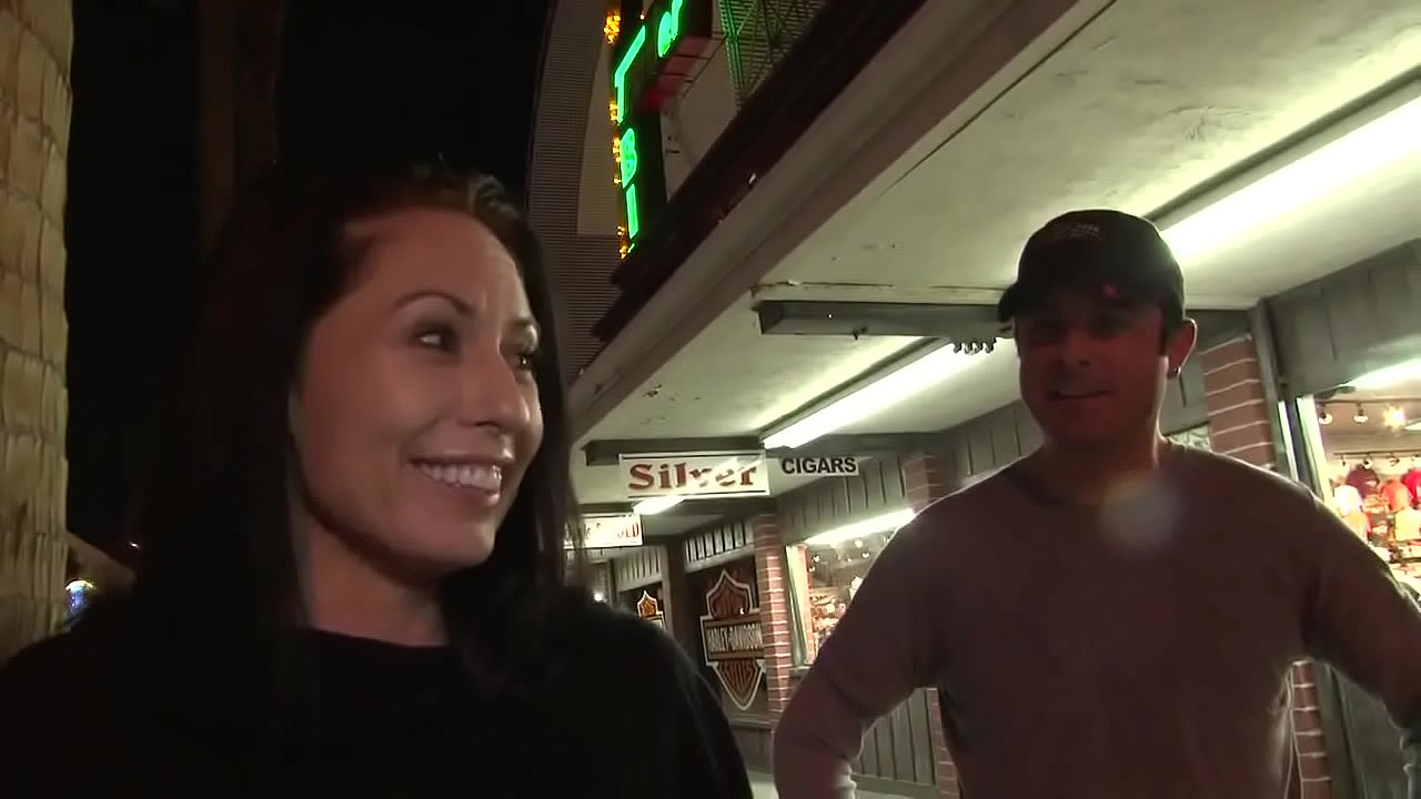 Althea si fa chiavare da un uomo u. in una stanza d&rsquo;albergo