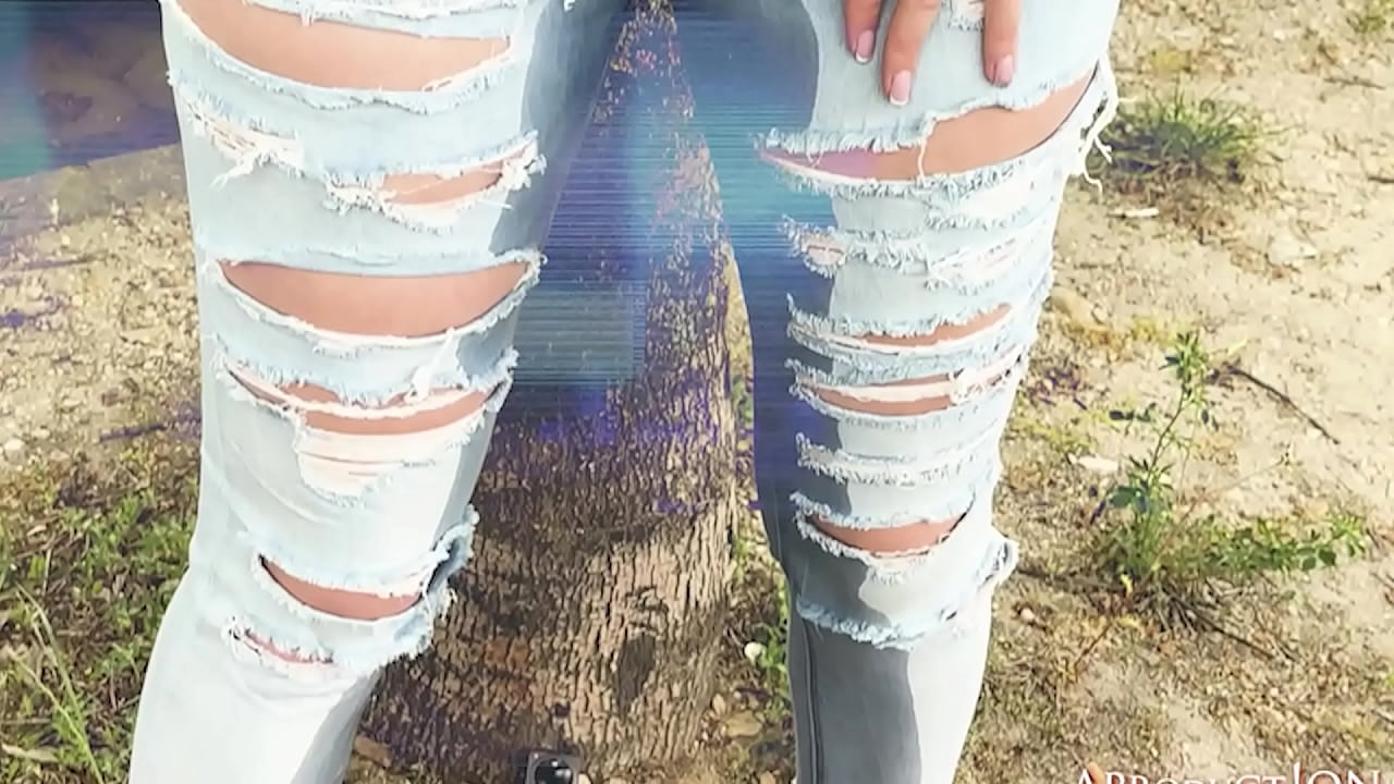 Linda Leclaire WETTING JEANS on the street