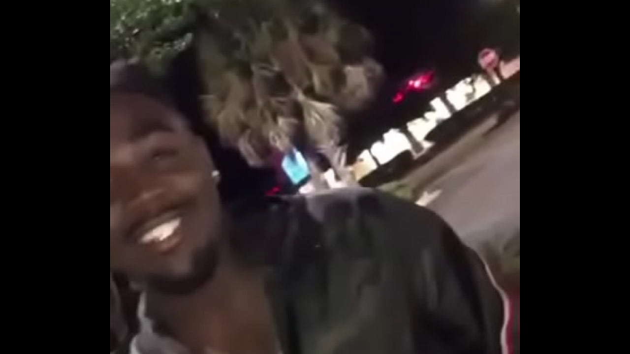 Markeesama rapping outside