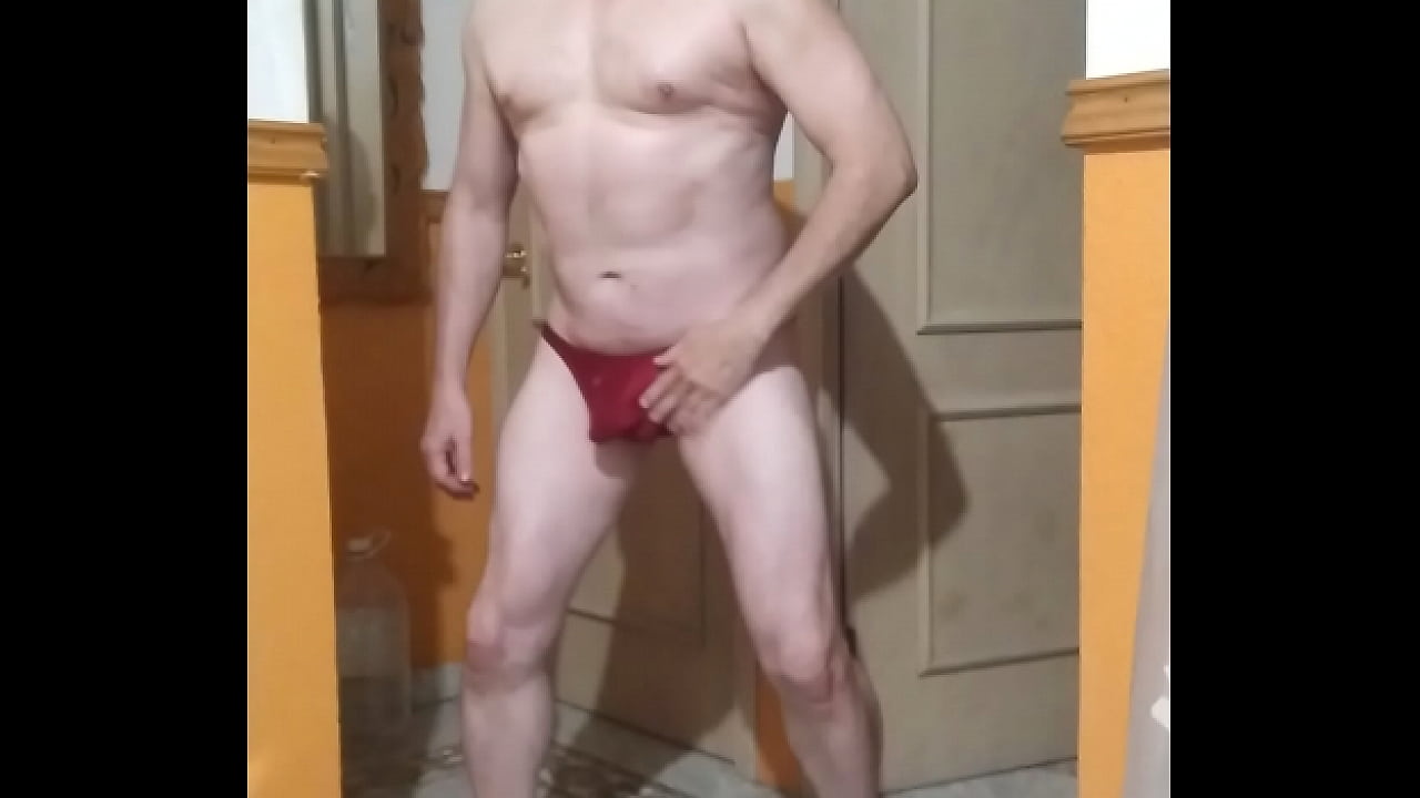 Sensual y ardiente baile al desnudo hasta eyacular.