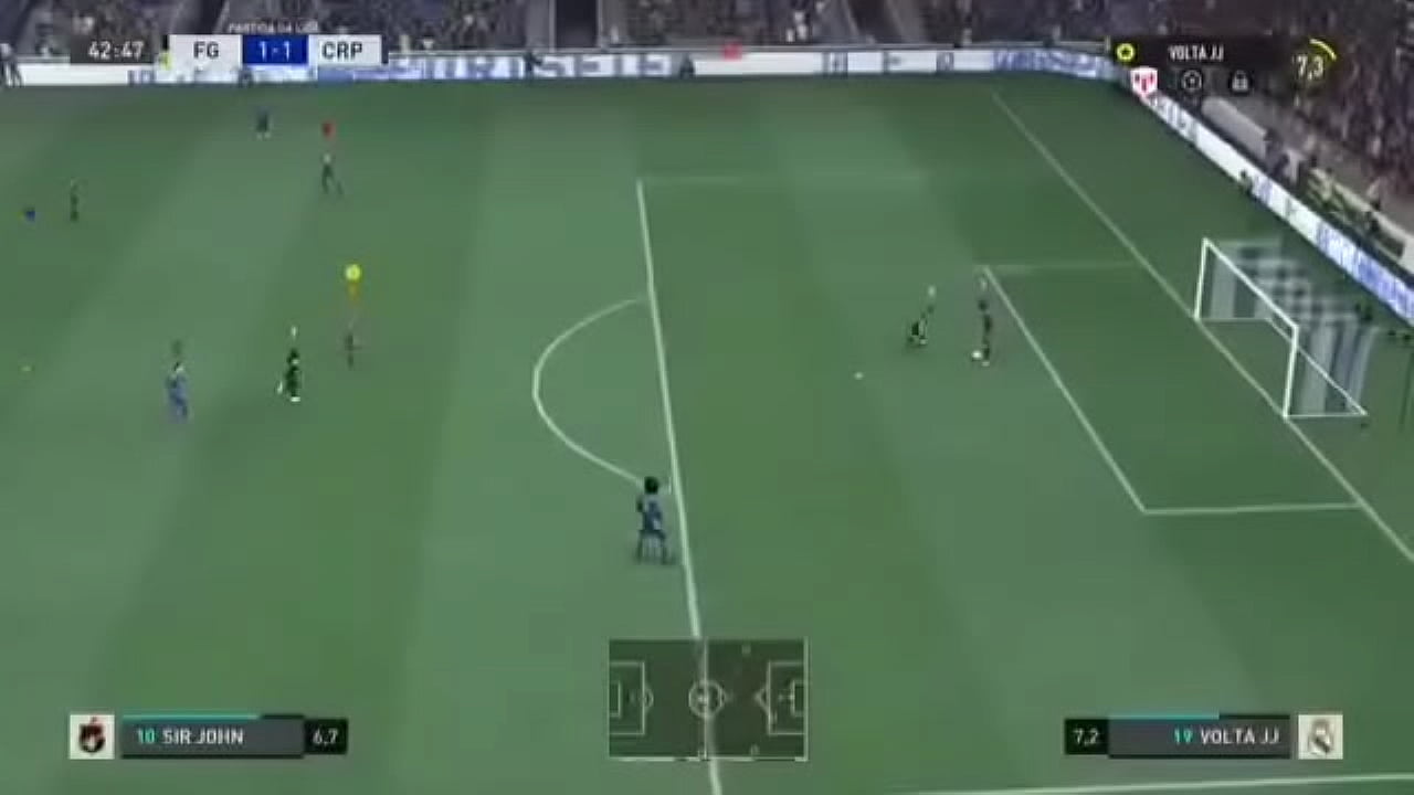 Fudendo um hamster e a porra do elenco todo.