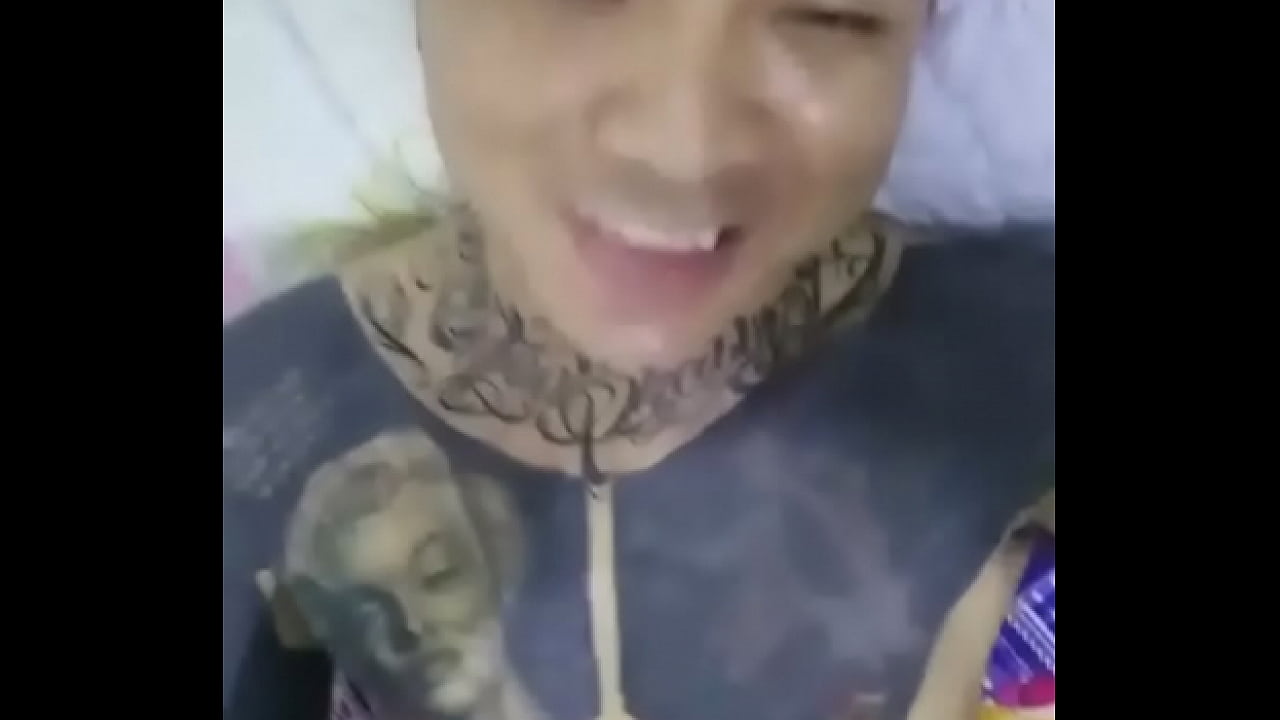 Hot boy blued live stream sục cu 17cm