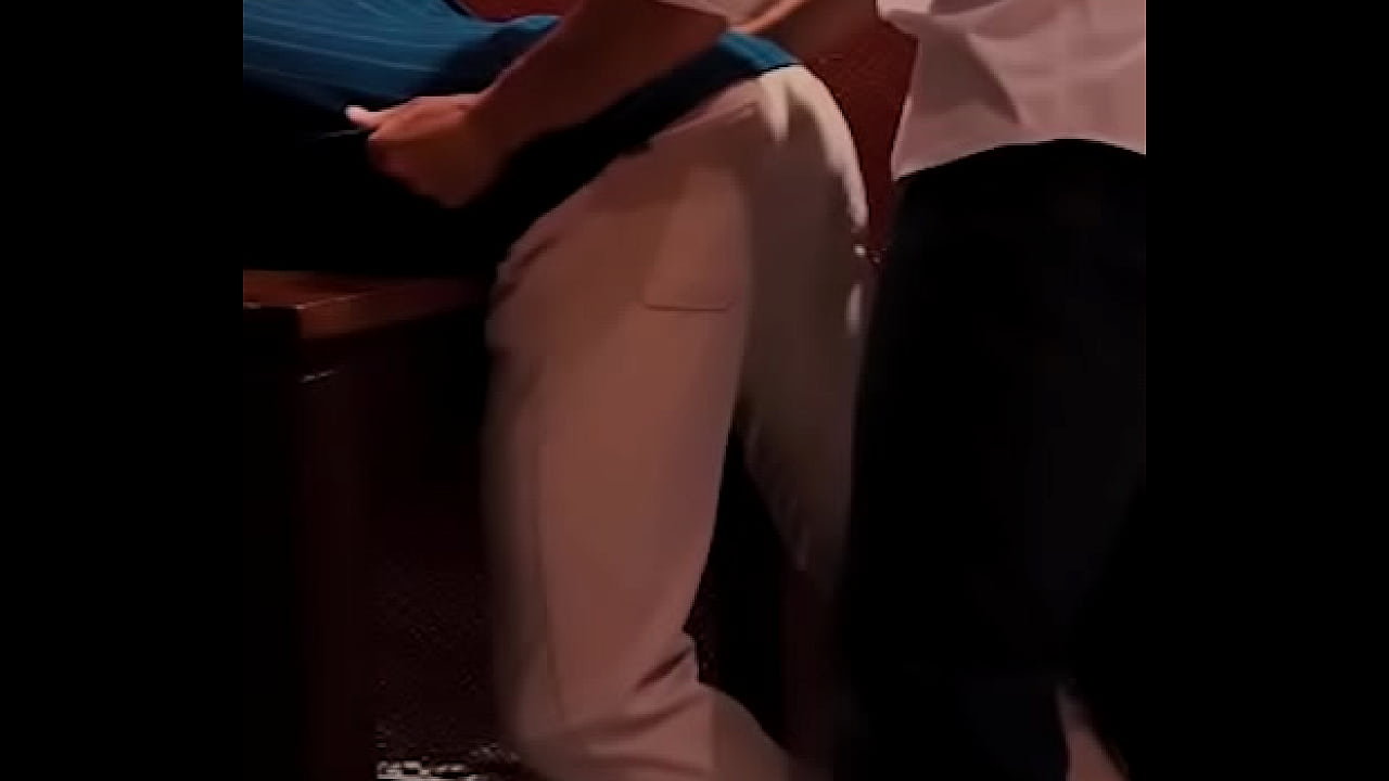 cruising a escondidas en el bar