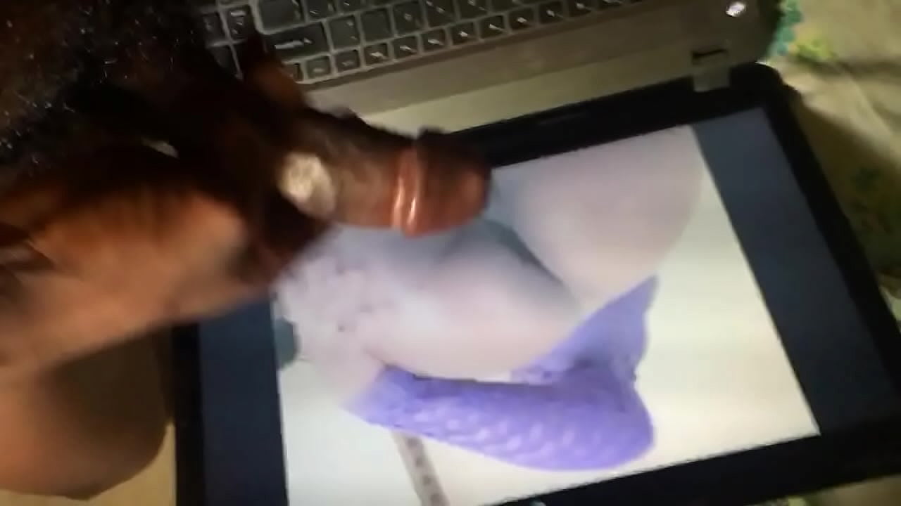 Cumshot tribute for emey Reyes