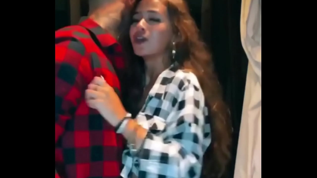 GATA DO INSTAGRAM REBOLANDO COM O NAMORADO