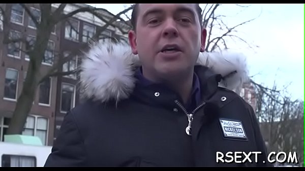 Black gal sucks a large pole