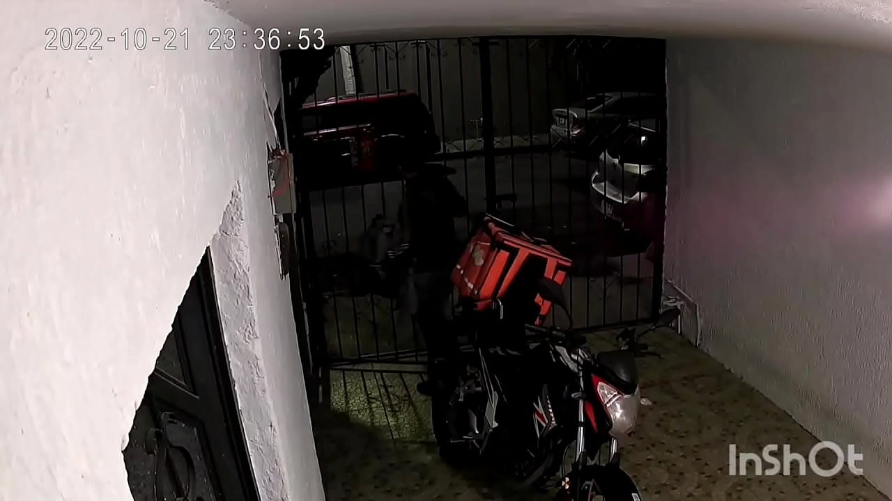 un repartidor viene a mi casa y pague el ido de la mejor manera