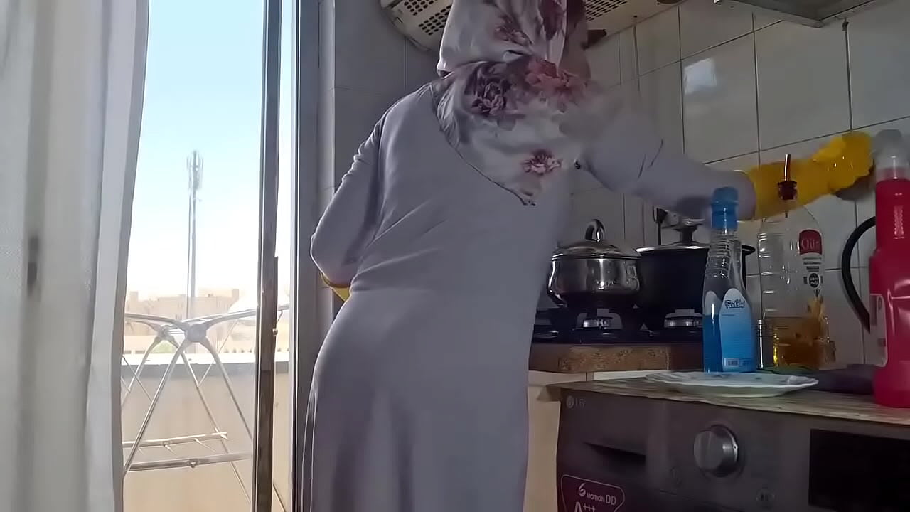 My life routine in Iran  Cleaning the kitchen