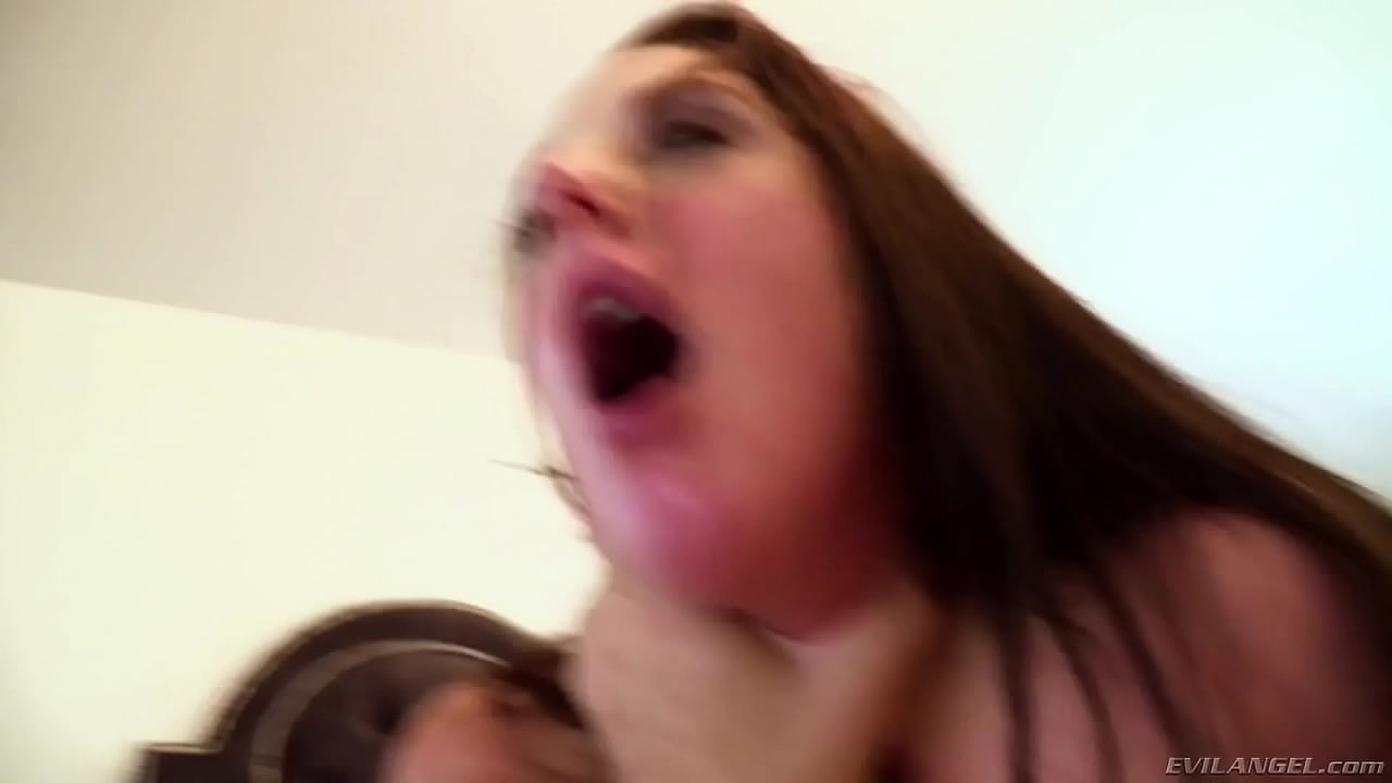 Buxom Angela's Raw Private Date (2016)