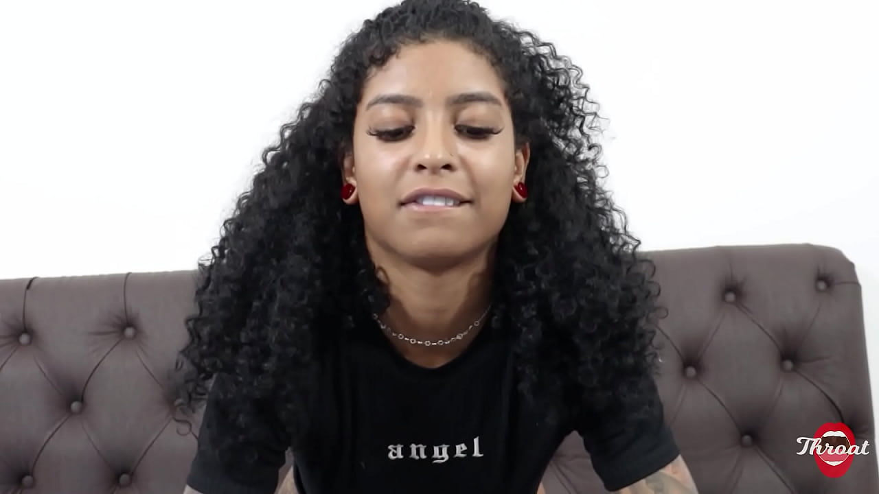 My girlfriend's friend took the opportunity to give me a blowjob.