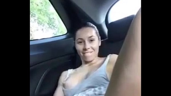 Safada come&ccedil;a a se Masturbar no UBER