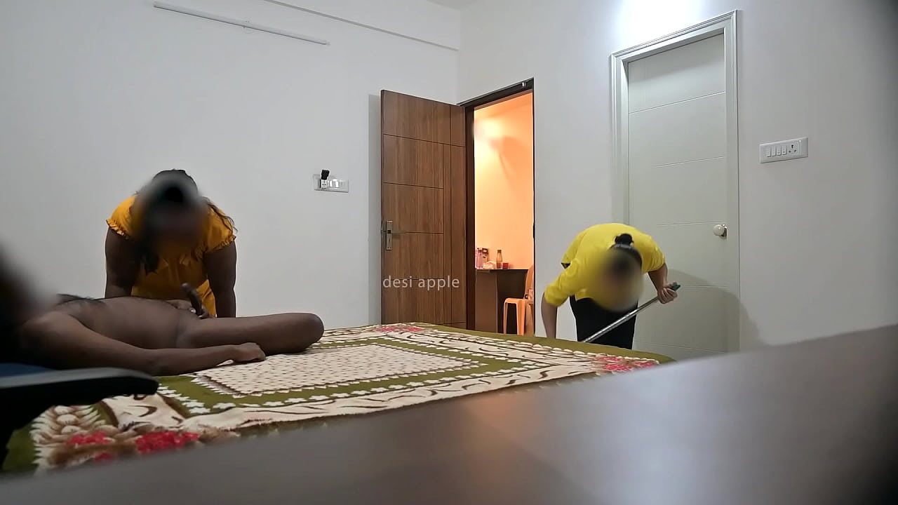 Indian hotel servants sucking customer dick and fucking while cleaning