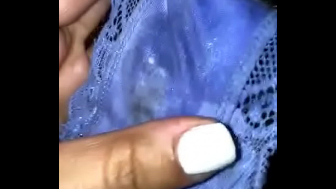 Calzones sucios llenos de juguito vaginal