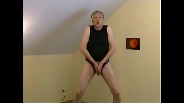 Porn actor Tom Reider msturbates for a lady with big tits!