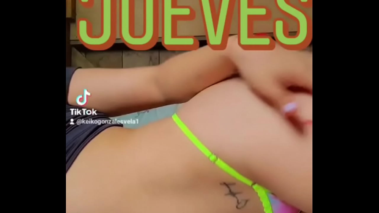 Mostrando mi cuerpo sexy