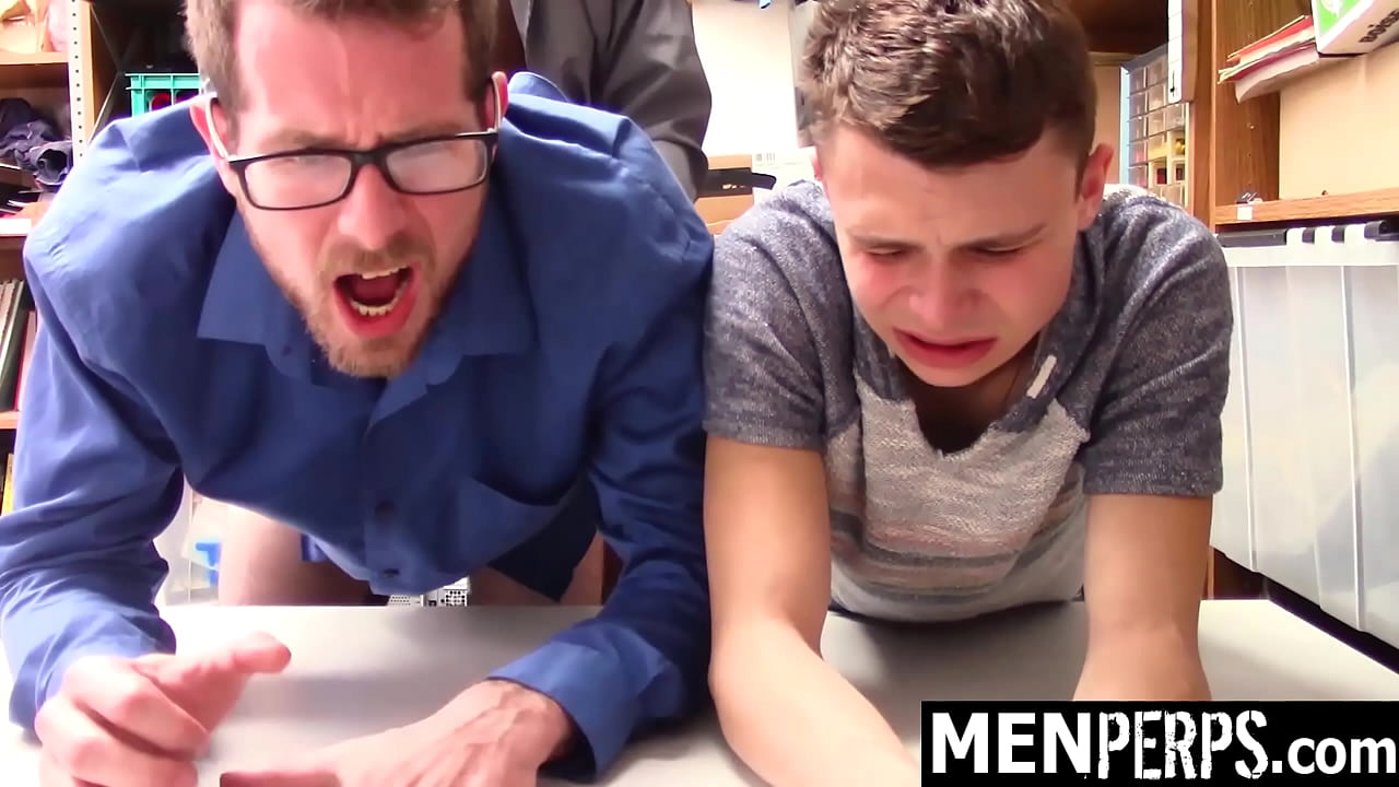 Officer Calls the Shoplifting Guy's Parent to Punish Him - Menperps