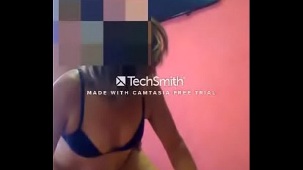 Tia cheia de tes&atilde;o no sobrinho