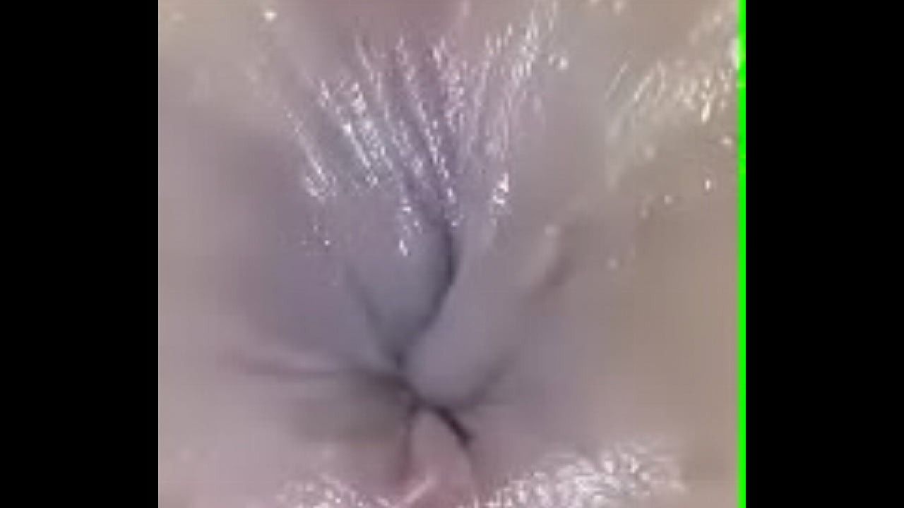 Asi queda el culo de jeny despues de hacerselo y meterle el consolador con la pija adentro