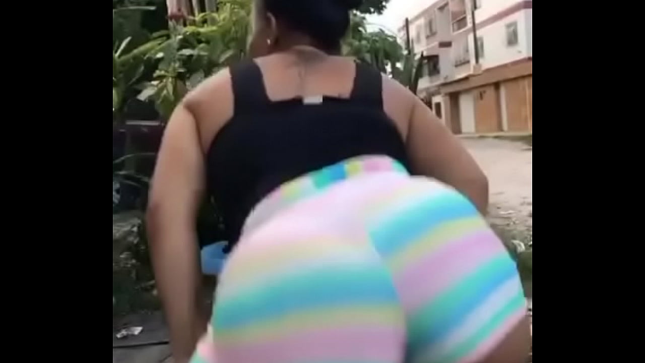 Quenga de favela com seu cuz&atilde;o