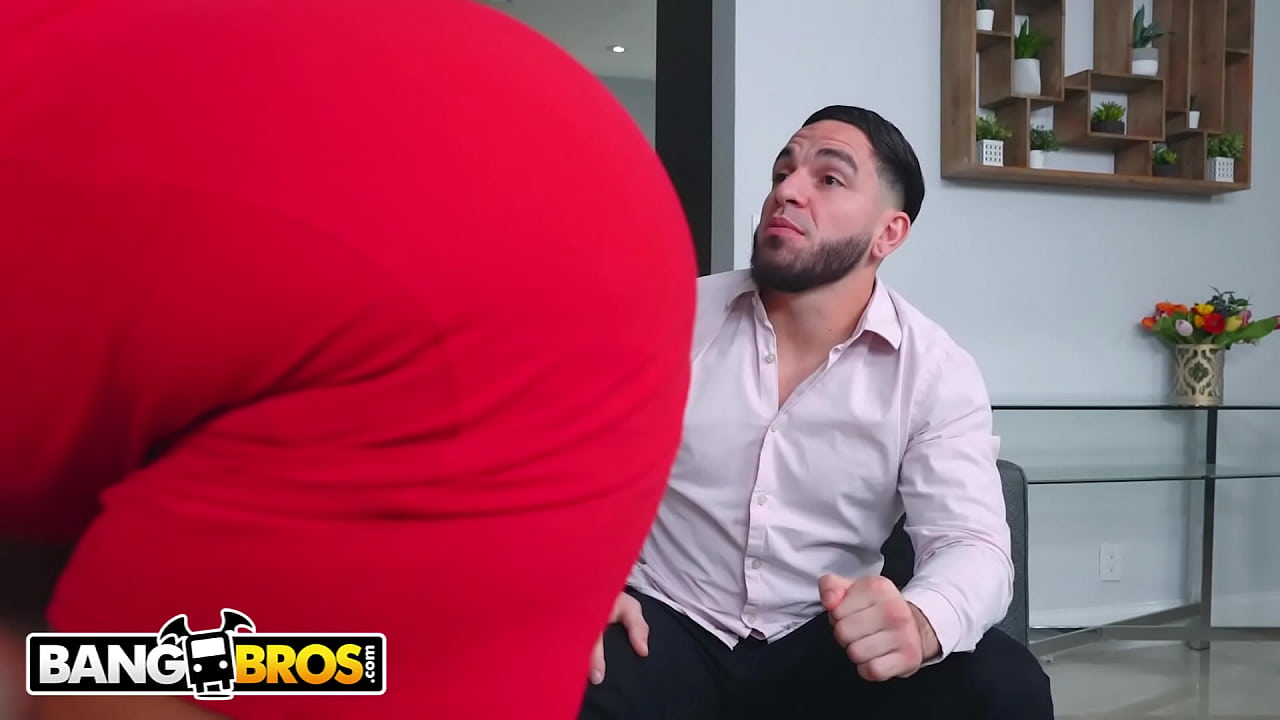 BANGBROS - Peter Green Seduced By Camila Cruz's Curvy Stepmom Carmela Clutch