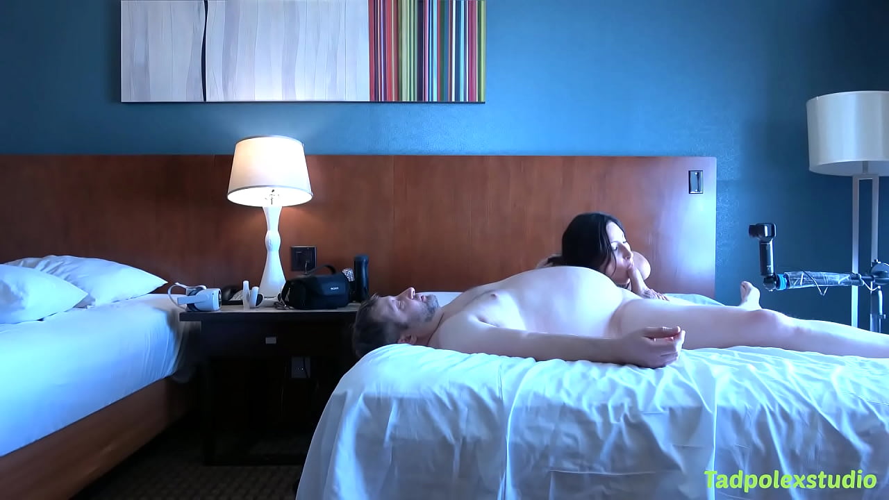 Jade Jantzen Deepthroats Tadpole's Cock Before He Bareback Pounds Her!