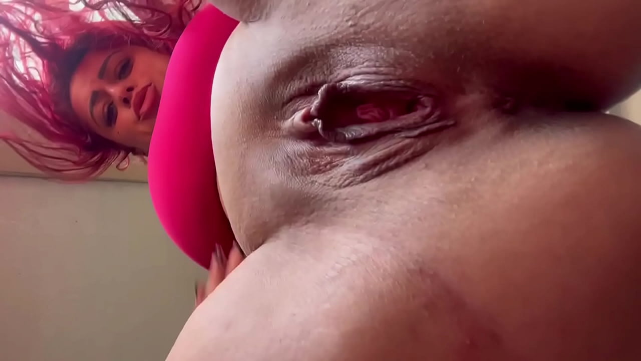 Camila Vegas se exibindo e falando putaria bem vagabunda !