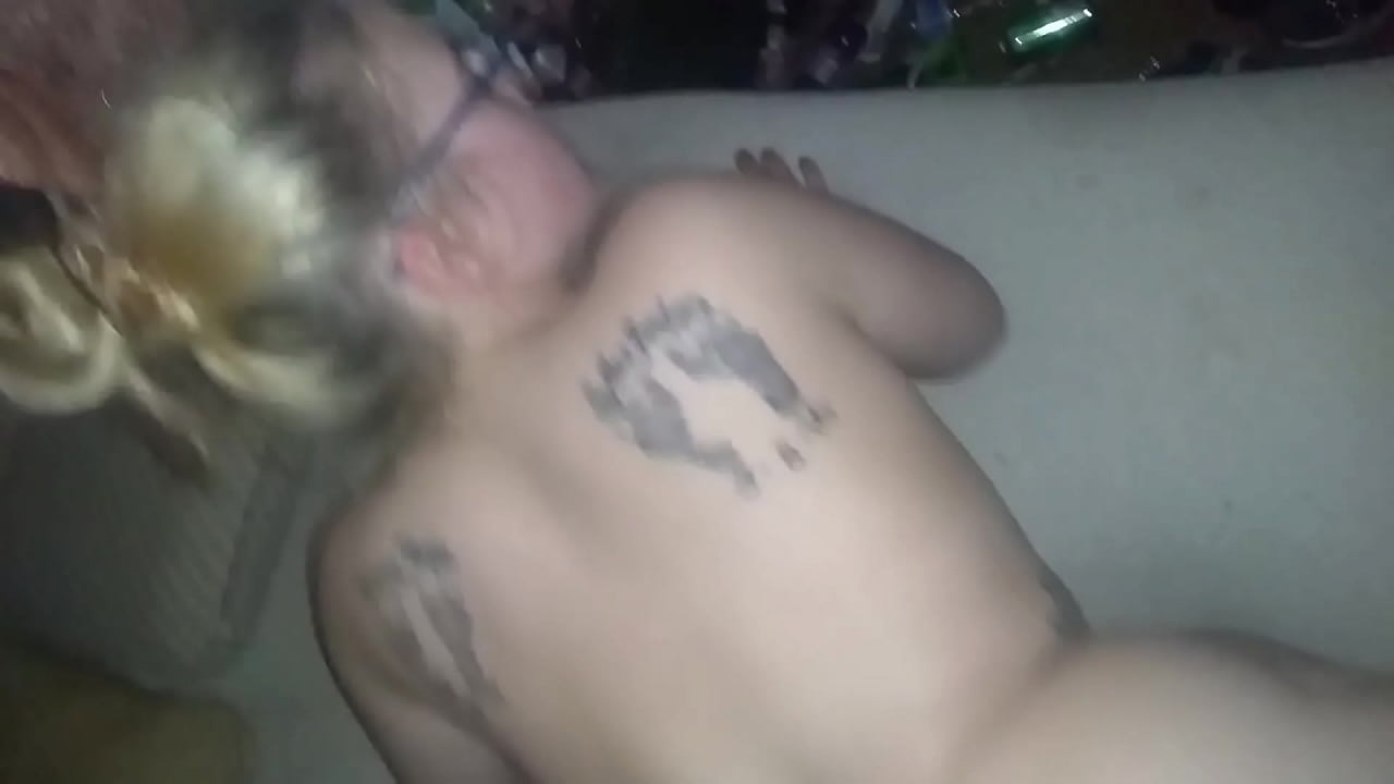 Anal quicky with chubby wife