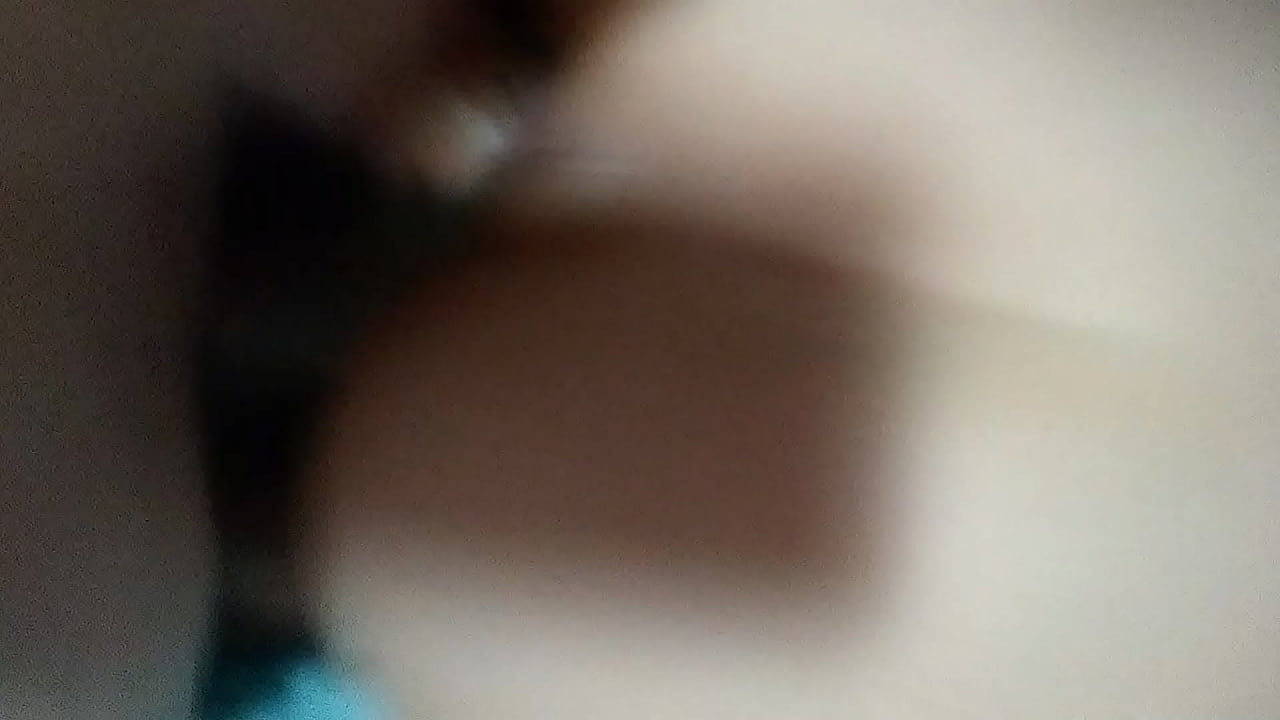 Pounding wife's pussy