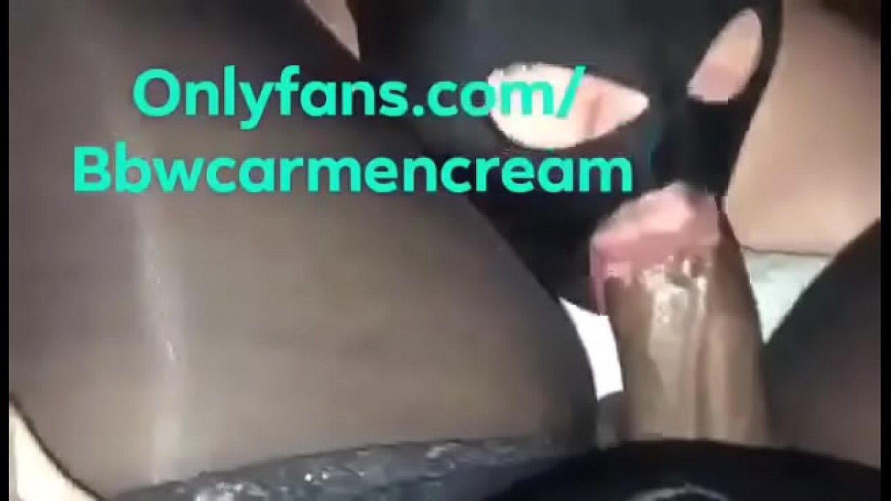 Sucking Shemale Cock