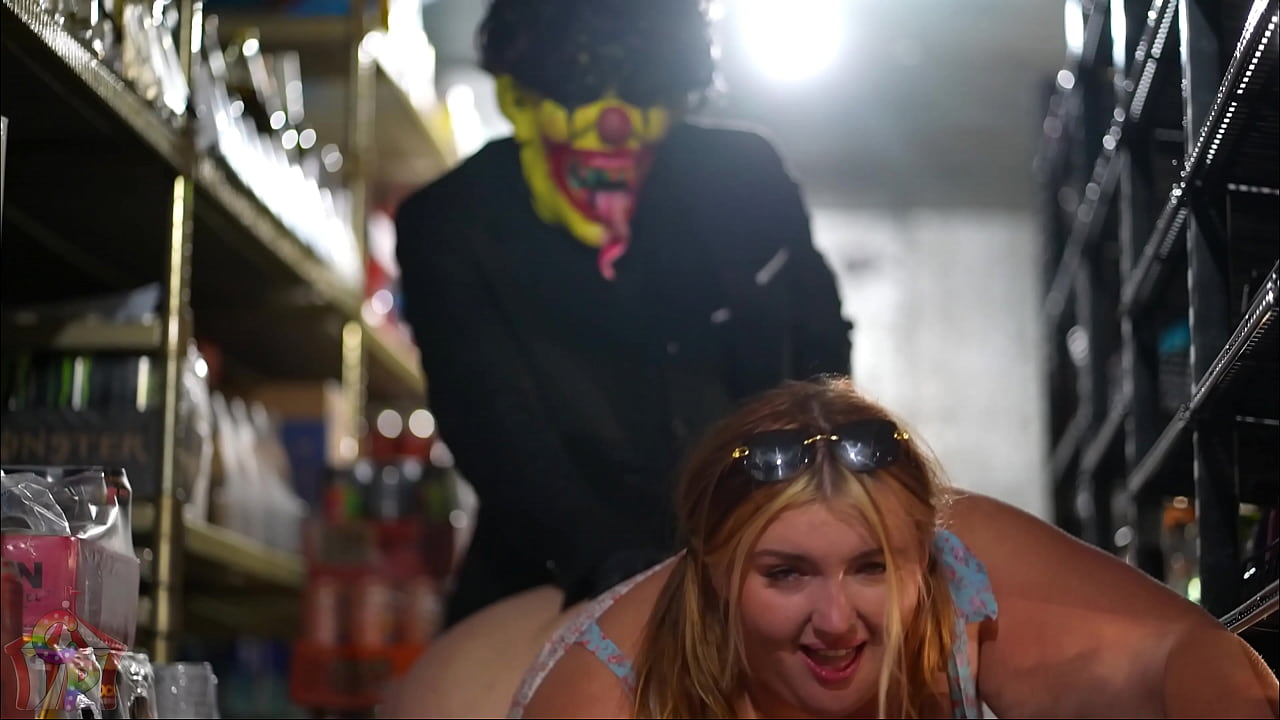 Miss Pink Plush Fucks Gibby The Clown At 7 -Eleven