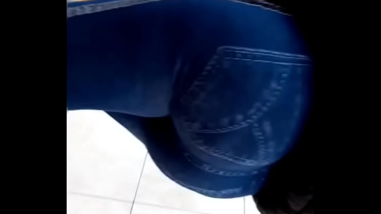 Puta en jeans