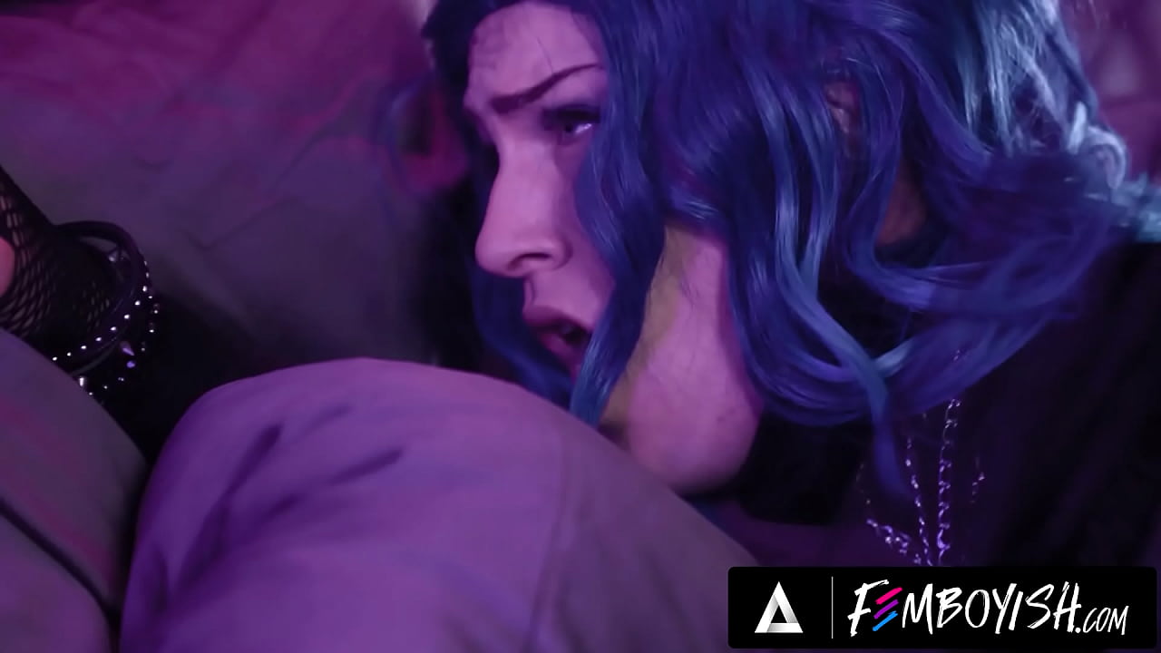 Fem Twink Takes Hung College Jock's Dick