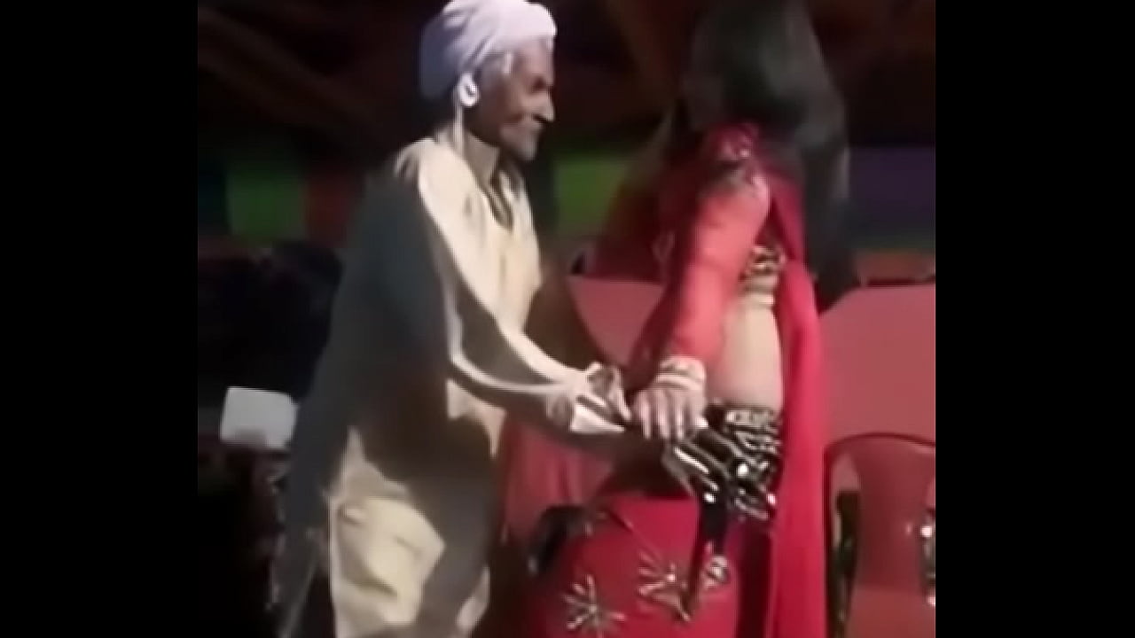 Mujra excites a thatki Budha (old man) horny. Funny dance.