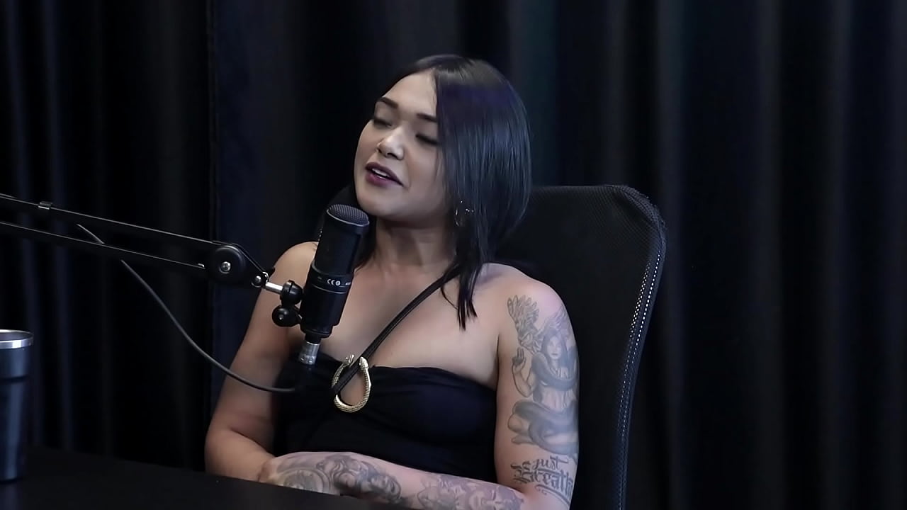 Teve um ido inusitada no tinder, o cliente queria ser vestido de mulher, e tem fetiche em fazer DP - Jordanna Gomes (Japa Joh) (WATCH ON: SHEER/RED)