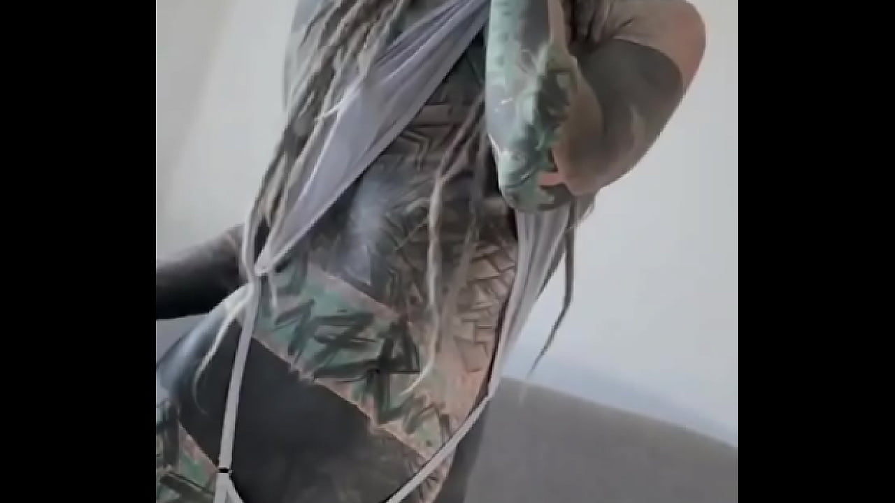 A short video of me in a sexy white outfit ?What's your go-to color to feel confident?#WhiteOutfit #FeelingSexy #C...