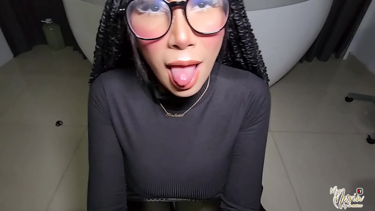 le ense&ntilde;o a mi marido la ropa que usare y el se excita que tengo que mamarsela para que se le baje