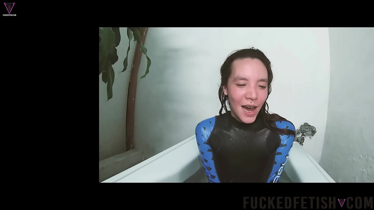 Slim Sattira bathtub neopreno