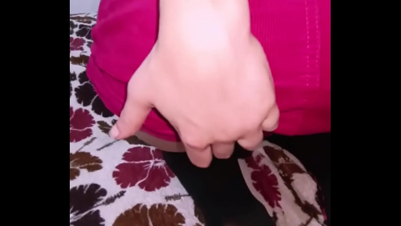 Puta pelirroja en lencer&iacute;a roja