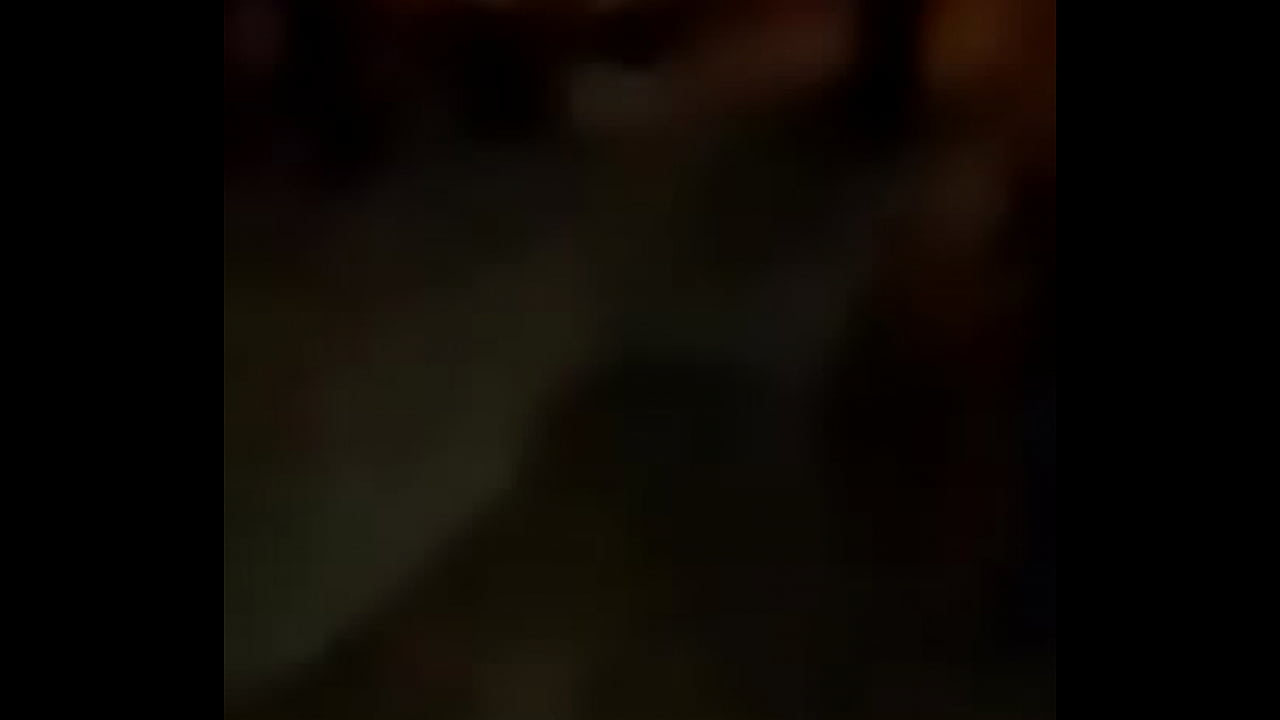 La tota en anal desnud&aacute;ndose por compa&ntilde;era amigable  OBESO GORDO