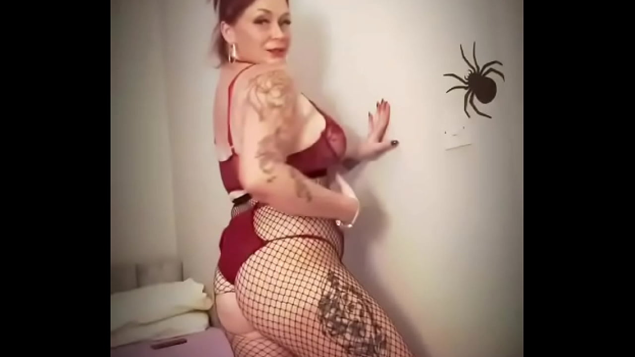 howd that hole get there ??#fyp #fyptwitterviral