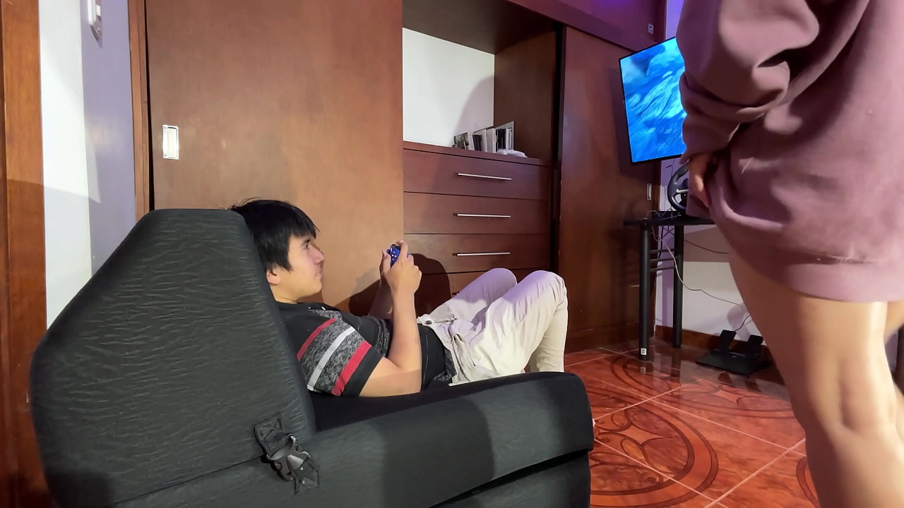 I'm interrupting my stepbrother While Playing Video Games with my mouth POV Fucked