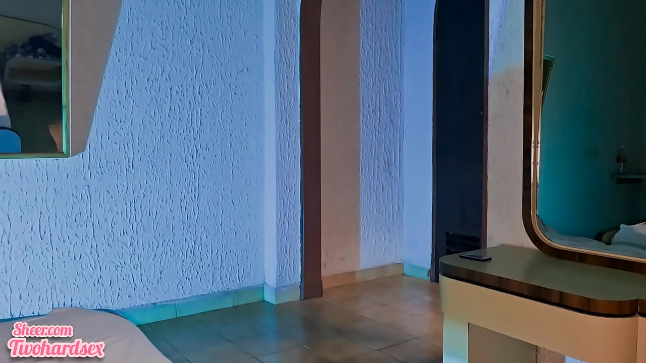 Shameless stepsister makes her stepbrother finish inside her