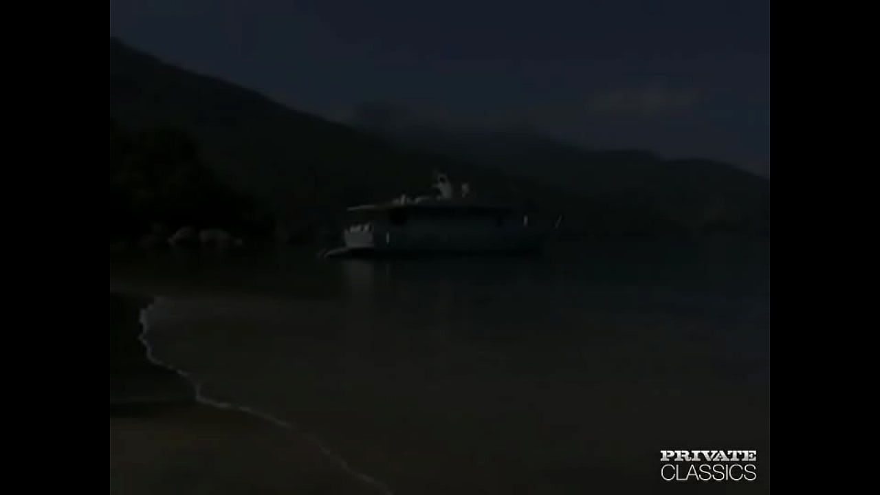 Aniko Jacqueline Plays a Solo