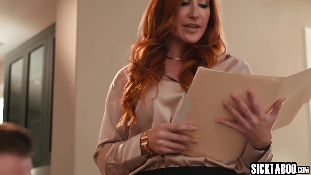 Sexy big tits MILF swallowed big cock and big ass therapist fucked her client after deepthroat