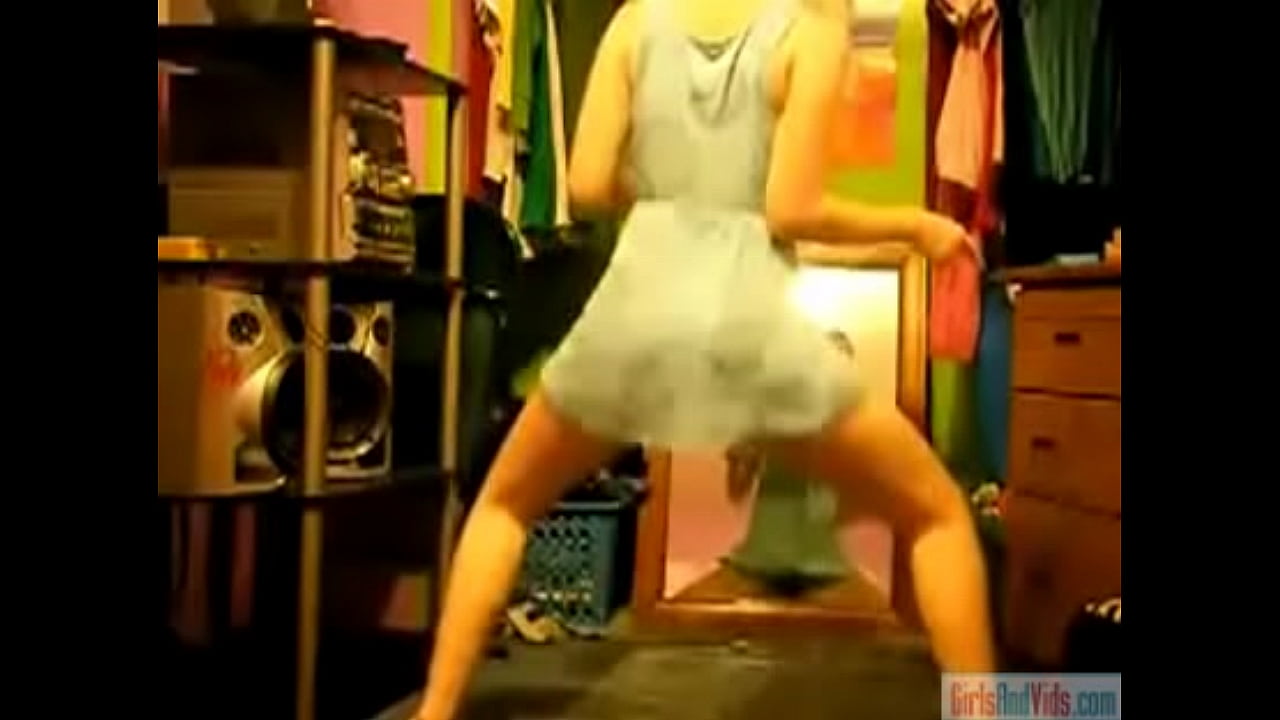 Tabitha Medeiros her beautiful ass for the world to see.