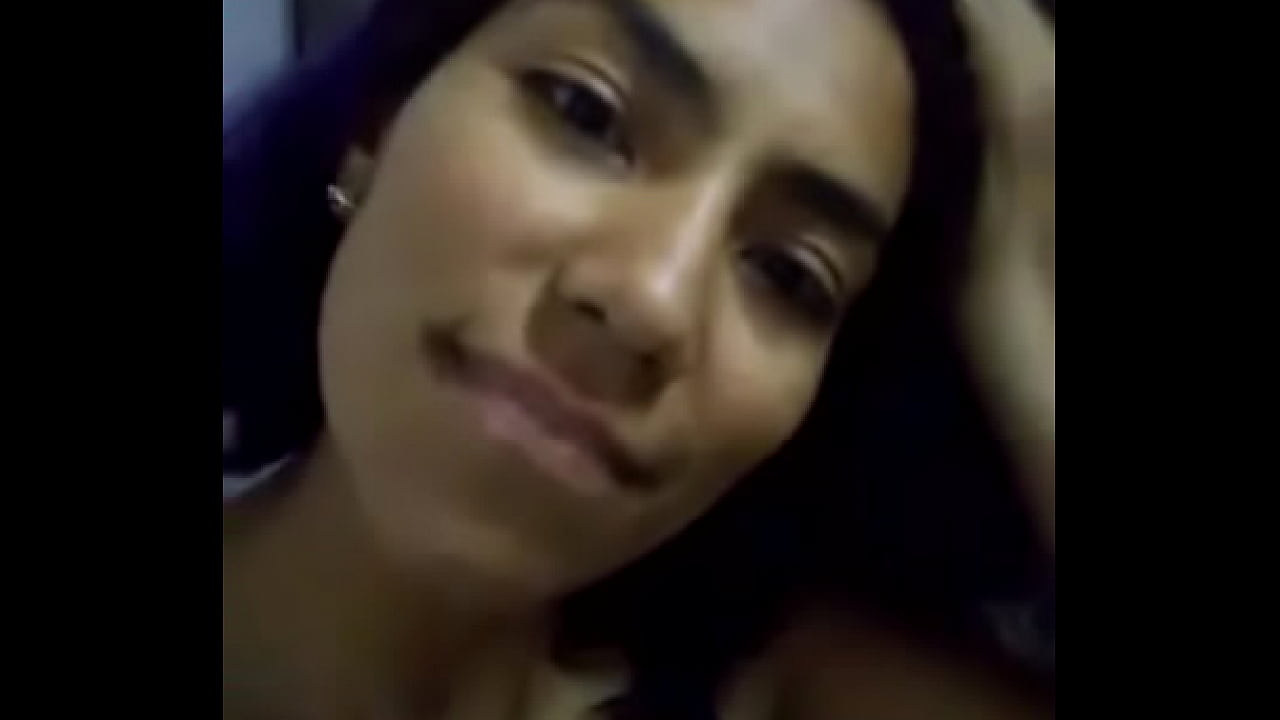 Cachonda en lencer&iacute;a negra