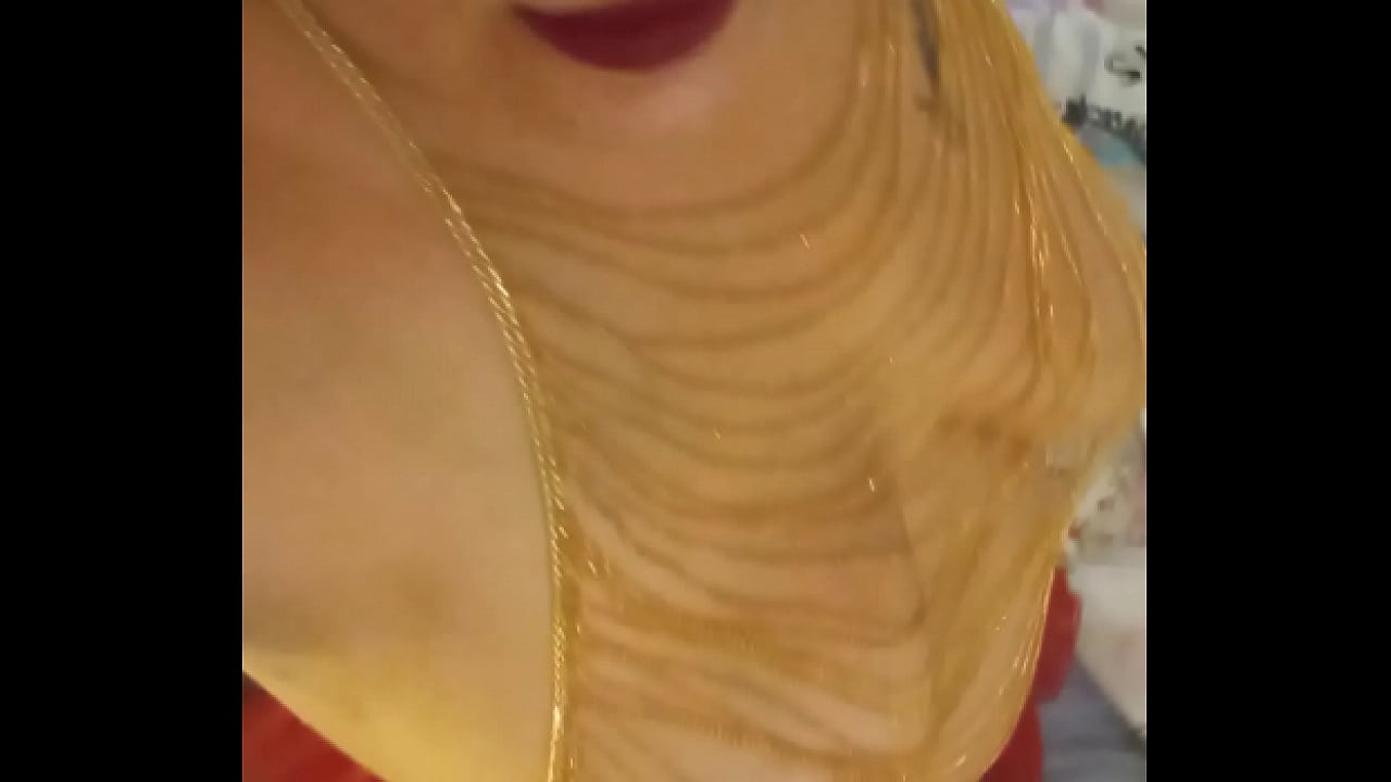 Persain Sex Goddess new neck bling to bounce off big titties .